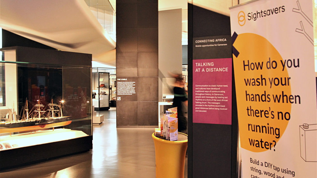 Sightsavers monter på Science Museum i London.