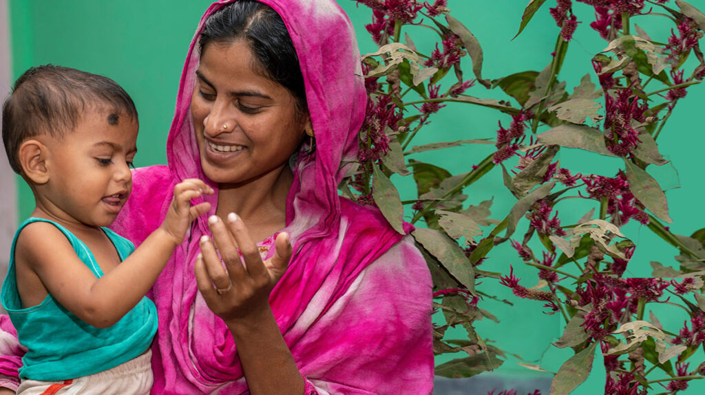 Shamima with her daughter Toha in Bangladesh.