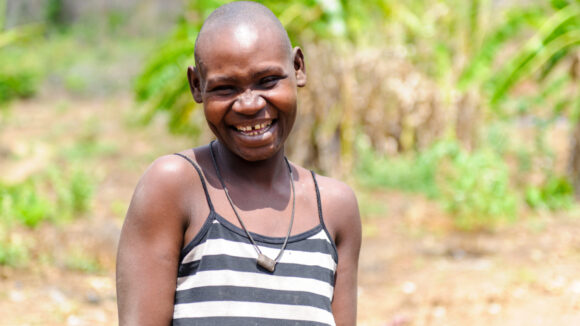 Ett nytt liv. Mayasa log efter sin synräddande operation.